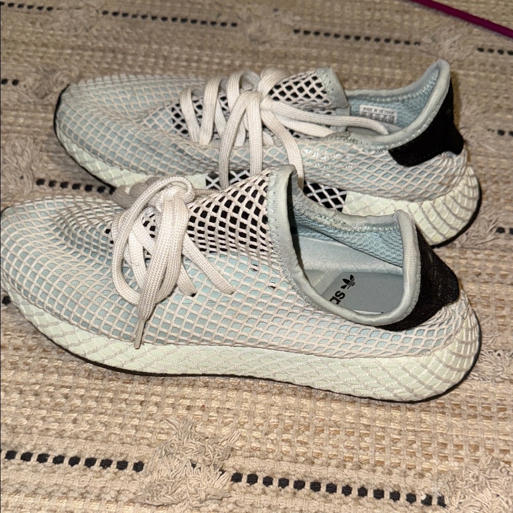 Adidas Women's Light Green and Black Mesh Sneakers